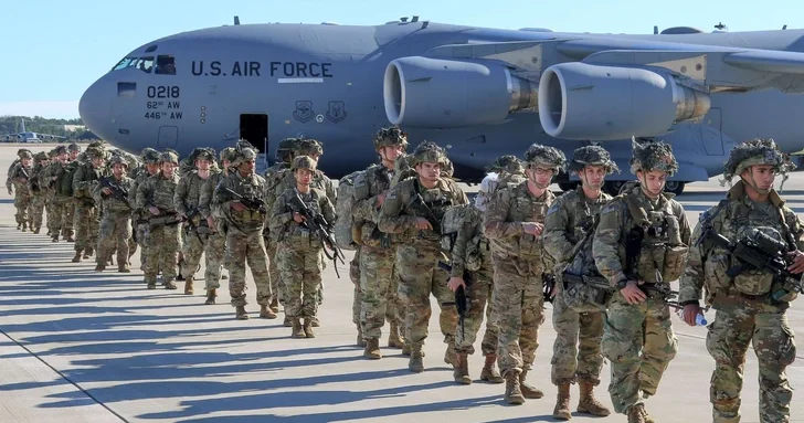 Reuters: США готовят переброску тысяч военных на Ближний Восток