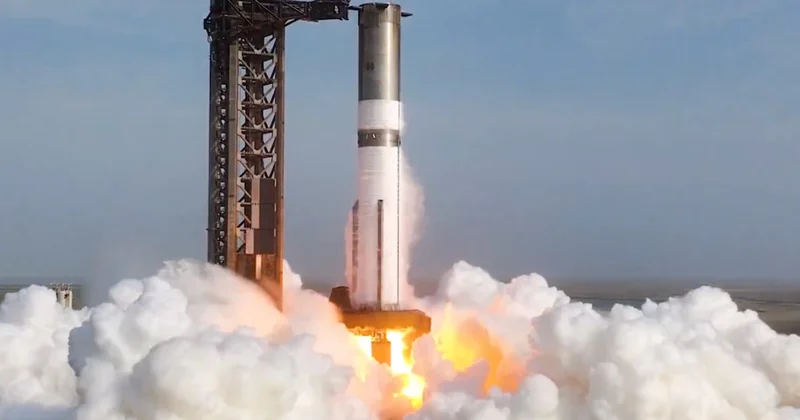 SpaceX впервые провела огневые испытания новейшей версии ускорителя Super Heavy