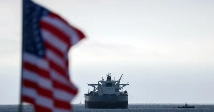 СМИ: США могут обязать суда в Ормузском проливе страховаться у правительства страны