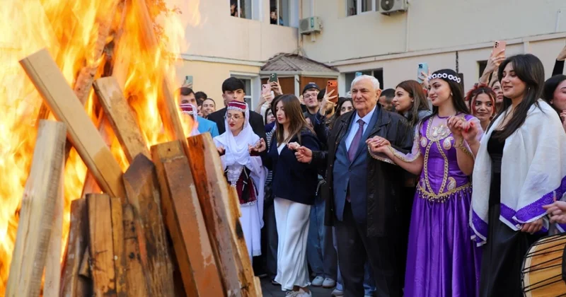 ADU da bayram şənliyi: Novruz tonqalı və Ramazan süfrəsi