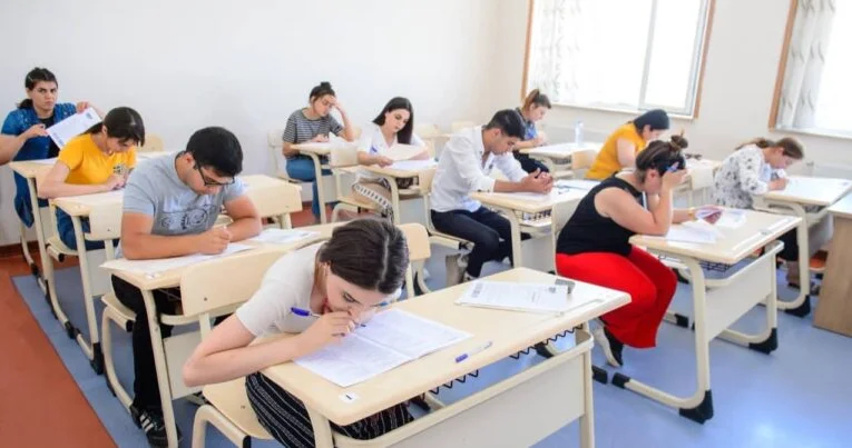 Naxçıvanda tam orta təhsil səviyyəsi üzrə buraxılış imtahanı keçirilib