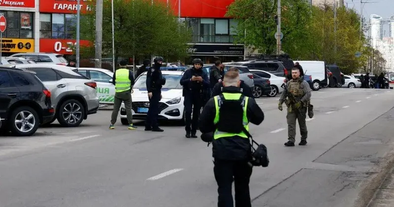 Kiyevdə polislər atışma zamanı hadisə yerindən qaçdı VİDEO
