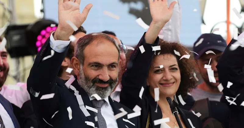 Paşinyan korrupsiyanın Eynşteynidir Köçəryan