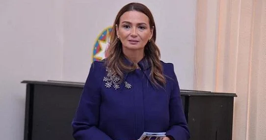 Qənirə Paşayevanın büstünün müəllifindən tənqidlərə cavab