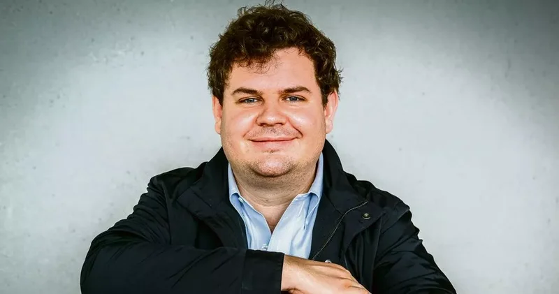 Глава чат бота OpenAI: ИИ не заменит живое общение с людьми