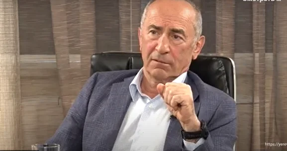 Koçaryan Paşinyanın çevrilişi zamanı Serj Sarkisyana nə deyib?