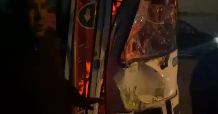 Bakıda iki sərnişin avtobusu toqquşdu