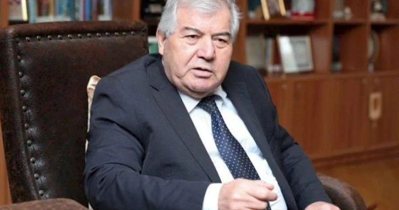 “Vopşe”, “tak çto”, “znaçit” kimi sözlər şəhər xəstəliyidir Sabir Rüstəmxanlı