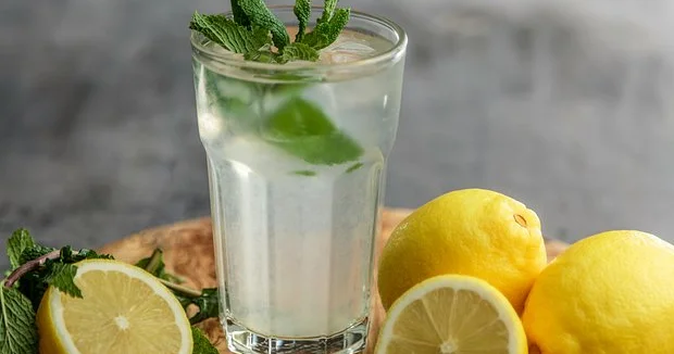 Dörd yaşlı uşaq limonad içmək istəyib və zəhərlənib...