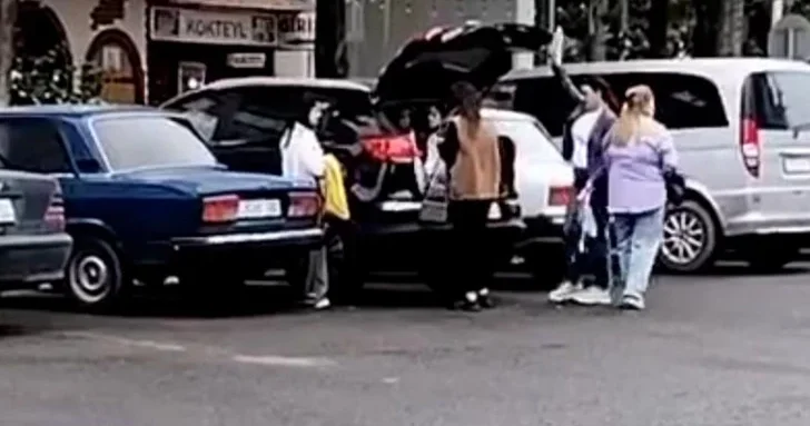 В Лянкяране оштрафована женщина, перевозившая троих детей в багажнике