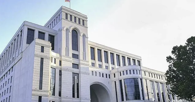 Qərblə Rusiya arasında qalan Ermənistan