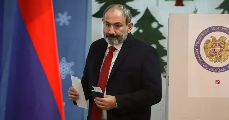 Konstitusiyasını düzəltsin, gəlsin, sülh sazişini imzalayaq”