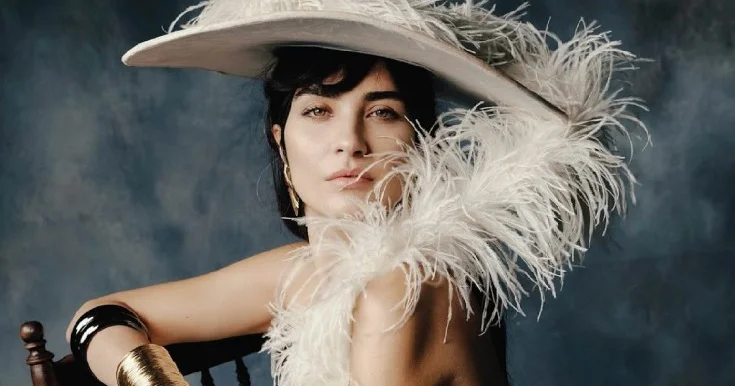 Tuba Büyüküstünün tərəf müqabili oldu Foto