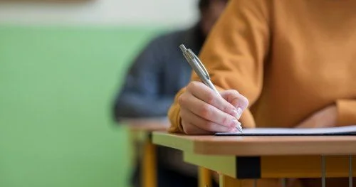 Dövlət qulluğuna qəbul imtahanında hüquqa zidd addımlar atılıb?