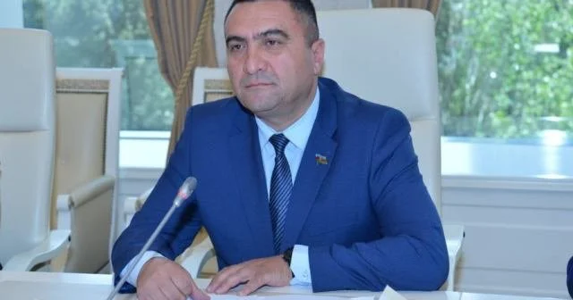 Makronun Prezident İlham Əliyevlə görüşündə jestləri sübut edi ki… Açıqlama
