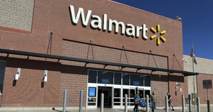 Tramp Walmart a xəbərdarlıq etdi: Qiymətləri artırmayın