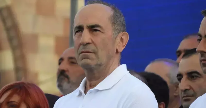 Robert Köçəryan: İran dostumuzdur, ürəyimizə yaxındır