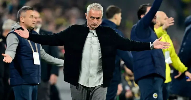 Mourinyodan çempion olan Qalatasaray a sərt sözlər