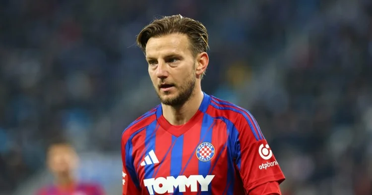 Məşhur futbolçu karyerasını başa vurur