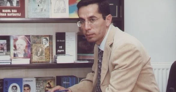 Vaxtanq Kikabidze oxusun Qulu Ağsəsdən poetik nümunə