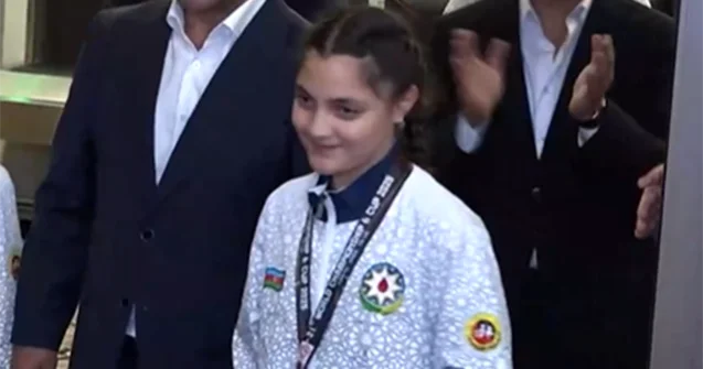Əminə Bakıda belə qarşılandı Video