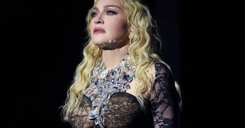 Madonna anasının xatirəsinə görünüşünü dəyişdi
