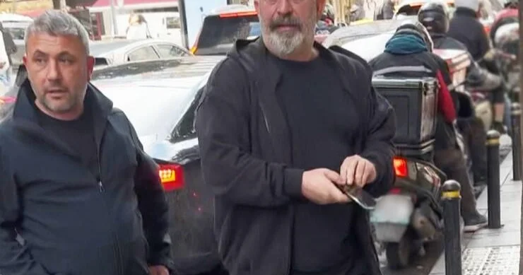 Küçədə Cem Yılmaza sərt reaksiya: “Allah bəlanı versin!” VİDEO