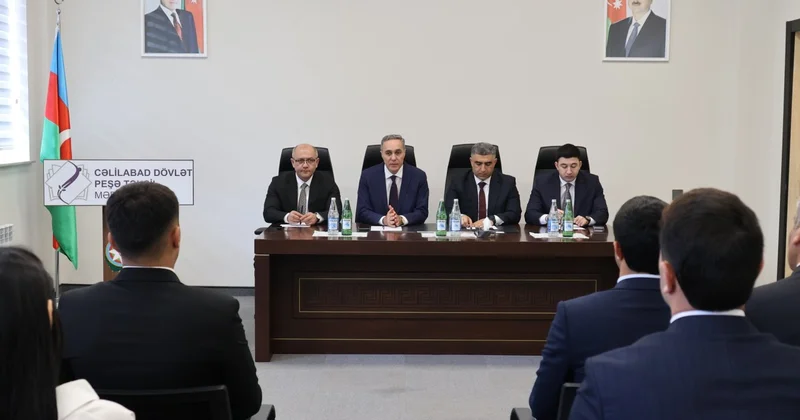 Yeni direktor kollektivə təqdim edildi FOTOLAR