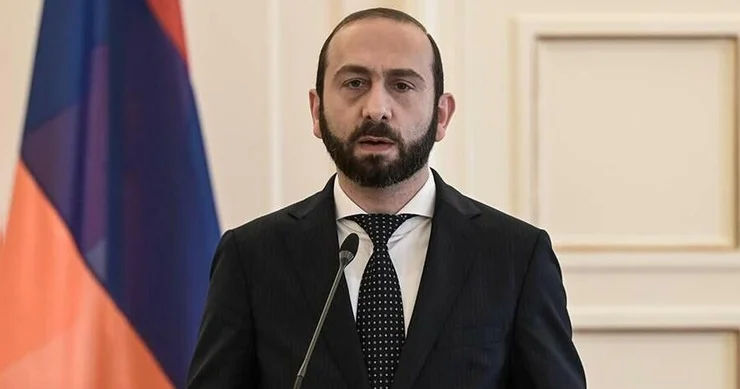 ​“Rusiya ilı “boşanmaq” niyyətimiz yoxdur” Mirzoyan Putinə cavab verdi
