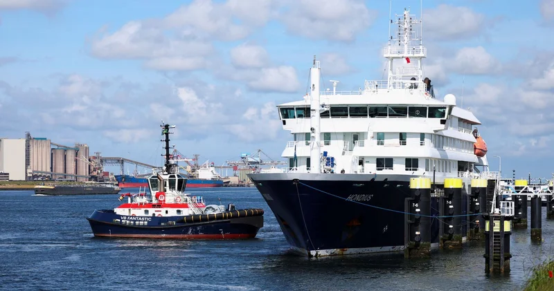Судно MV Hondius прибыло в Роттердам на дезинфекцию