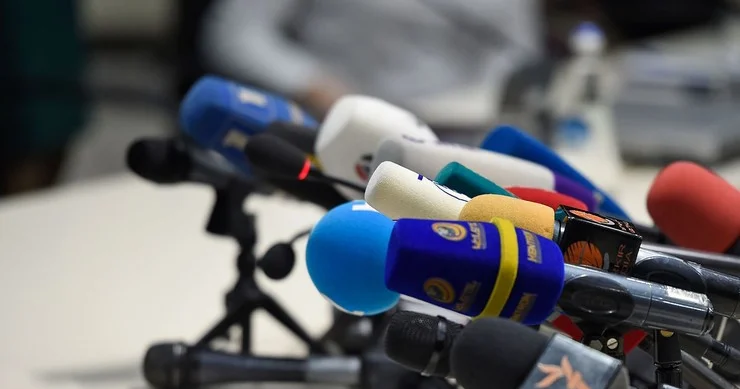 ​Ermənistanda rəsmi şəxslər jurnalistlərə hücum etdi Bəs kim gəlməlidir, baş nazirdir də...