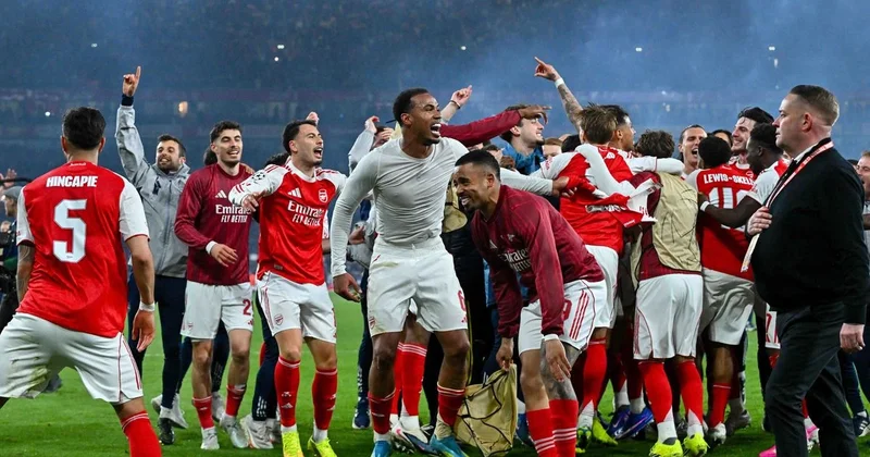 Premyer Liqa: Arsenal çempion!