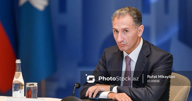 Rəşad Nəbiyev: Yollarda cəmi 20 000 taksi var və sosial problemlər yoxdur