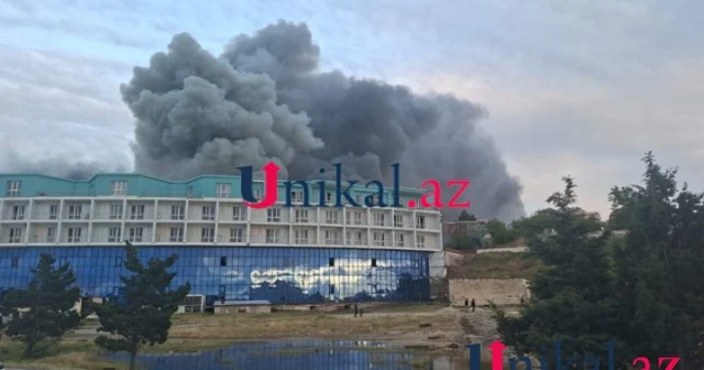Novxanıda hotel yanır