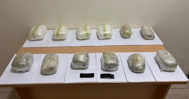 Предотвращена попытка ввоза в Азербайджан крупной партии наркотиков из Ирана Minval Politika