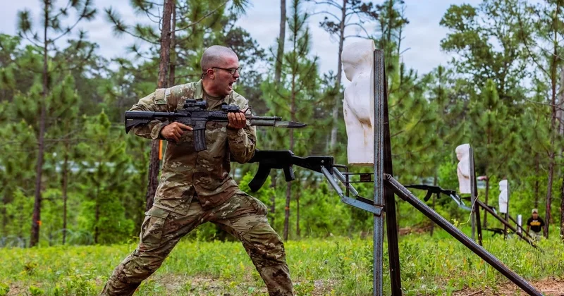 Amerikalı xüsusi təyinatlılara süngü ilə döyüş qaydaları öyrədiləcək