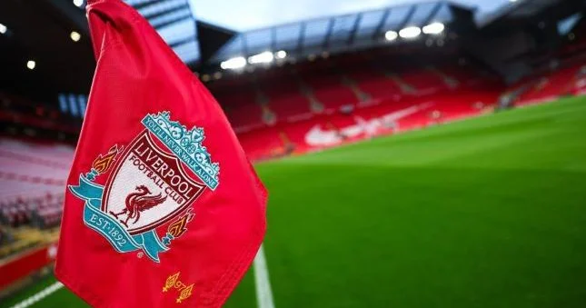 Liverpul un yeni formaları Şəkillər