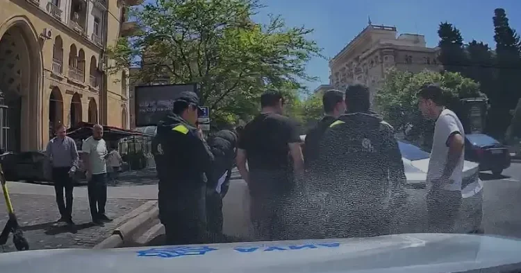 Piyada keçidindəki qəzada AzParking heyətindən təcili müdaxilə: Vətəndaşın həyatı xilas edildi