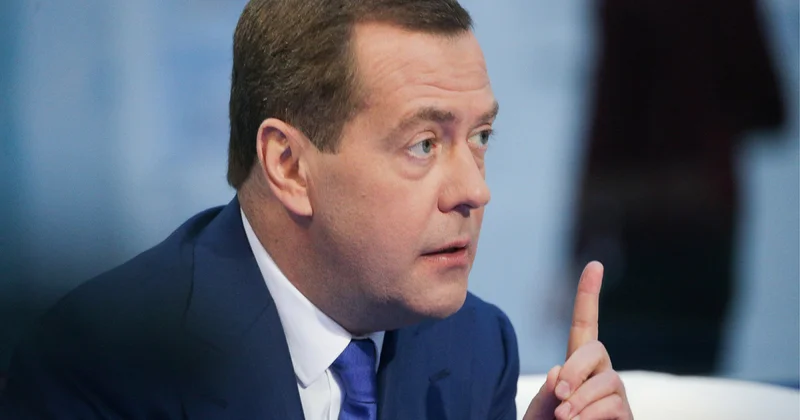 Medvedev litvalı naziri itə bənzətdi və görün nə dedi FOTO KONKRET