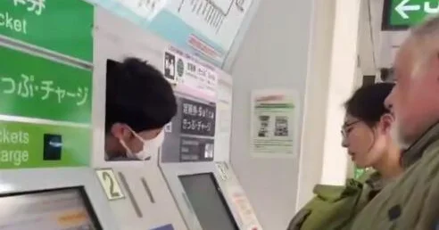 Особая фишка японского метро и вокзалов ВИДЕО