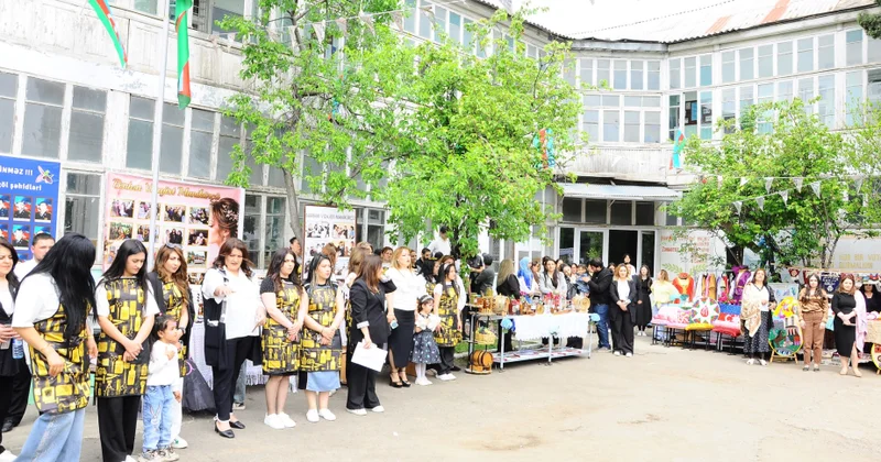 Göygöl Peşə Məktəbində tələbələrin əl işləri nümayiş olunub