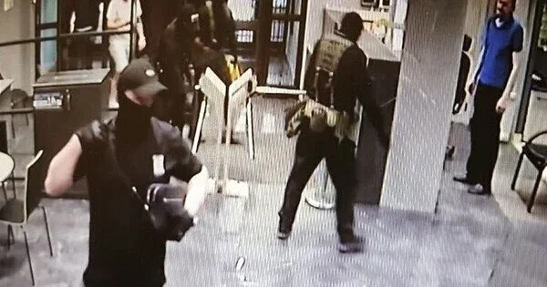 Maskalılar qəzetin yerləşdiyi binaya basqın etdilər