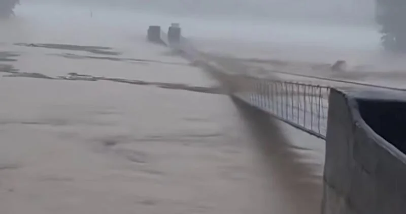 Проливные дожди в Китае: есть погибшие ВИДЕО