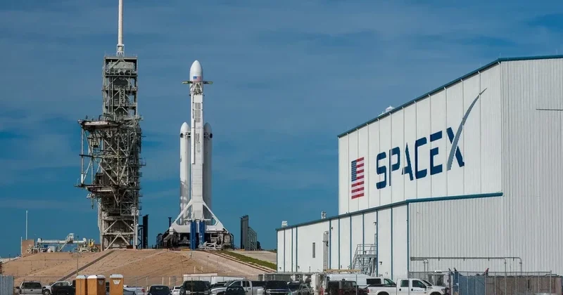 На космодроме SpaceX в результате производственной аварии погиб один человек