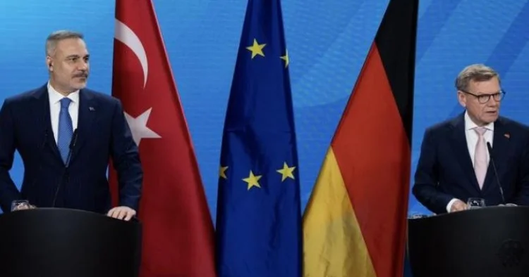 “Almaniya Türkiyə ilə Aİ arasında əlaqələrin gücləndirilməsinə kömək etməyə hazırdır”