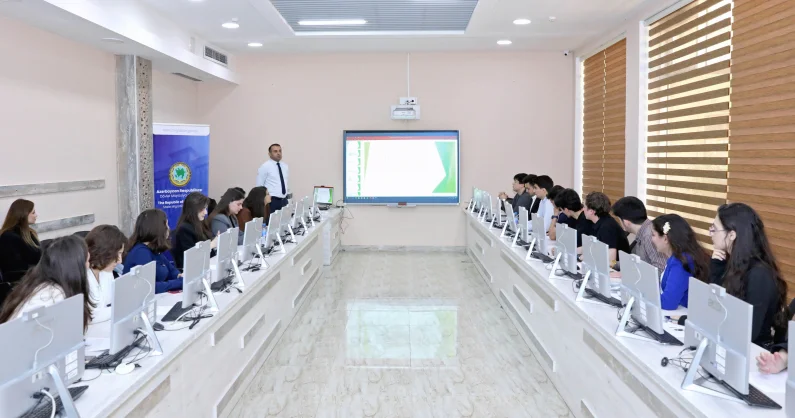 “Miqrasiya Məktəbi 8” layihəsi çərçivəsində təlimlər davam etdirilir