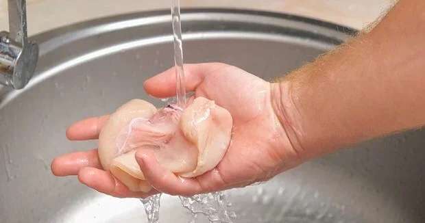 Əti bişirməzdən əvvəl yumaq lazımdır?