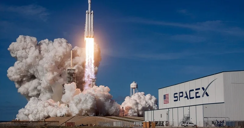 “SpaceX”in raketi sınaq zamanı bomba kimi partladı VİDEO