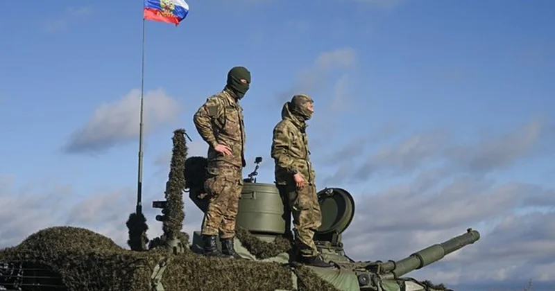 Rusiya Silahlı Qüvvələri Donetskdə yaşayış məntəqəsini nəzarətə götürüb