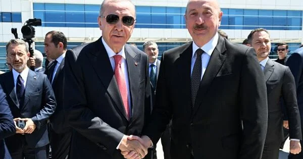 Əliyev Qəhrəmanmaraşda böyük sevgi ilə qarşılandı Video
